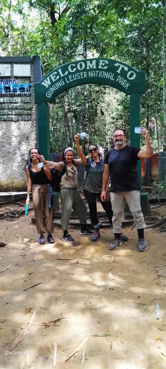 Magpie Homestay & Jungle Trekking Especially For Guest Trekking With Us Букит-Лаванг Экстерьер фото